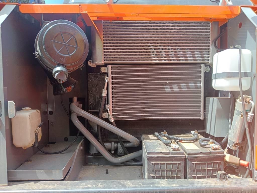 Hitachi ZX130LC 대형 굴삭기 29톤 이상
