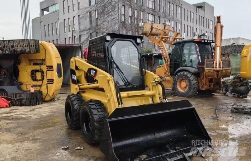 CAT 246 D  스키드로더