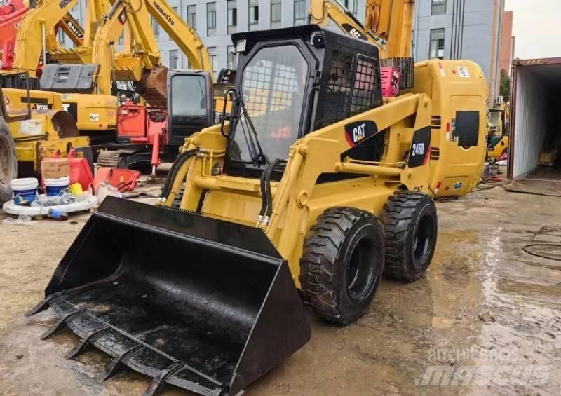 CAT 246 D  스키드로더