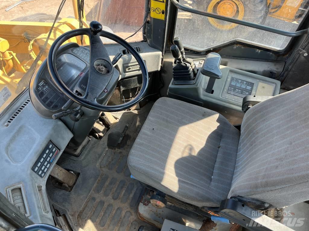 Komatsu WA 480  휠로우더