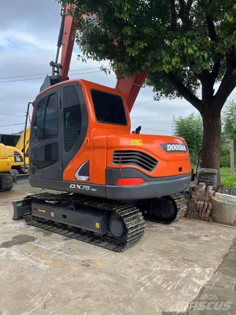 Doosan DX75 소형 굴삭기 7톤 미만