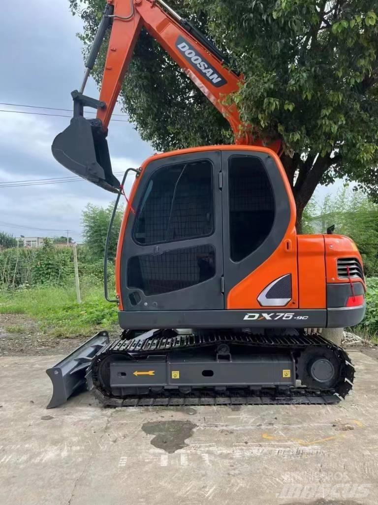 Doosan DX75 소형 굴삭기 7톤 미만