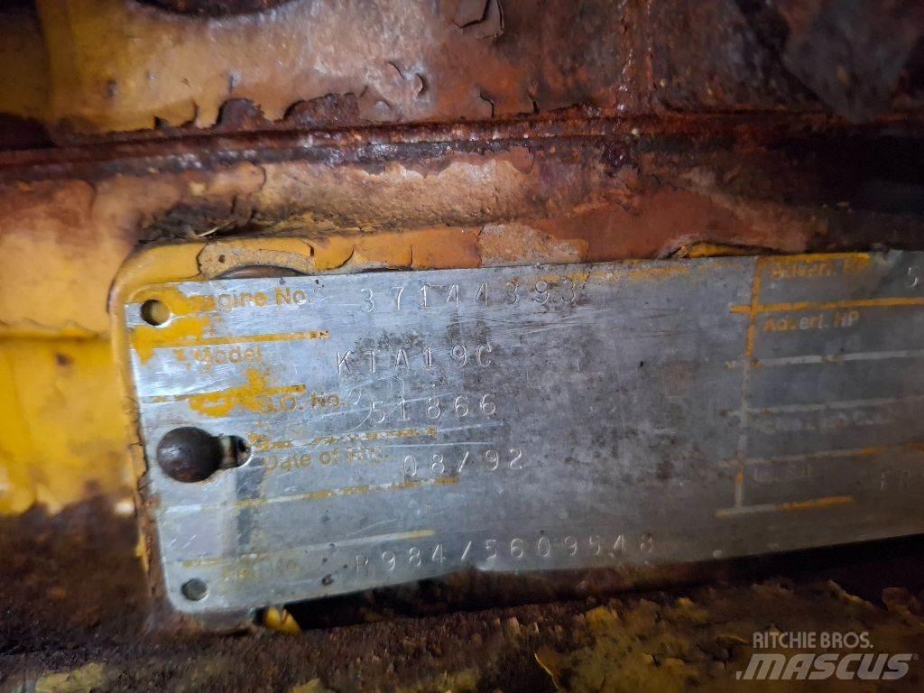 Cummins KTA19C 엔진