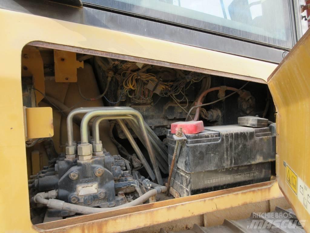 CAT D5K 크롤러 도저