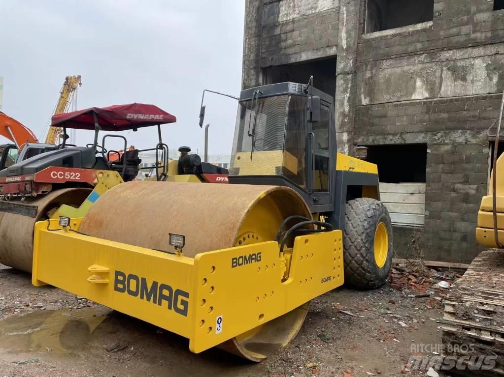 Bomag BW 217 싱글 드럼 롤러