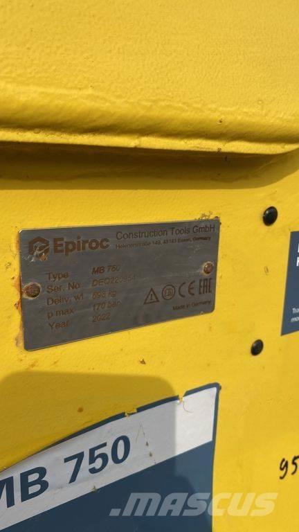 Epiroc MB750 브레이커