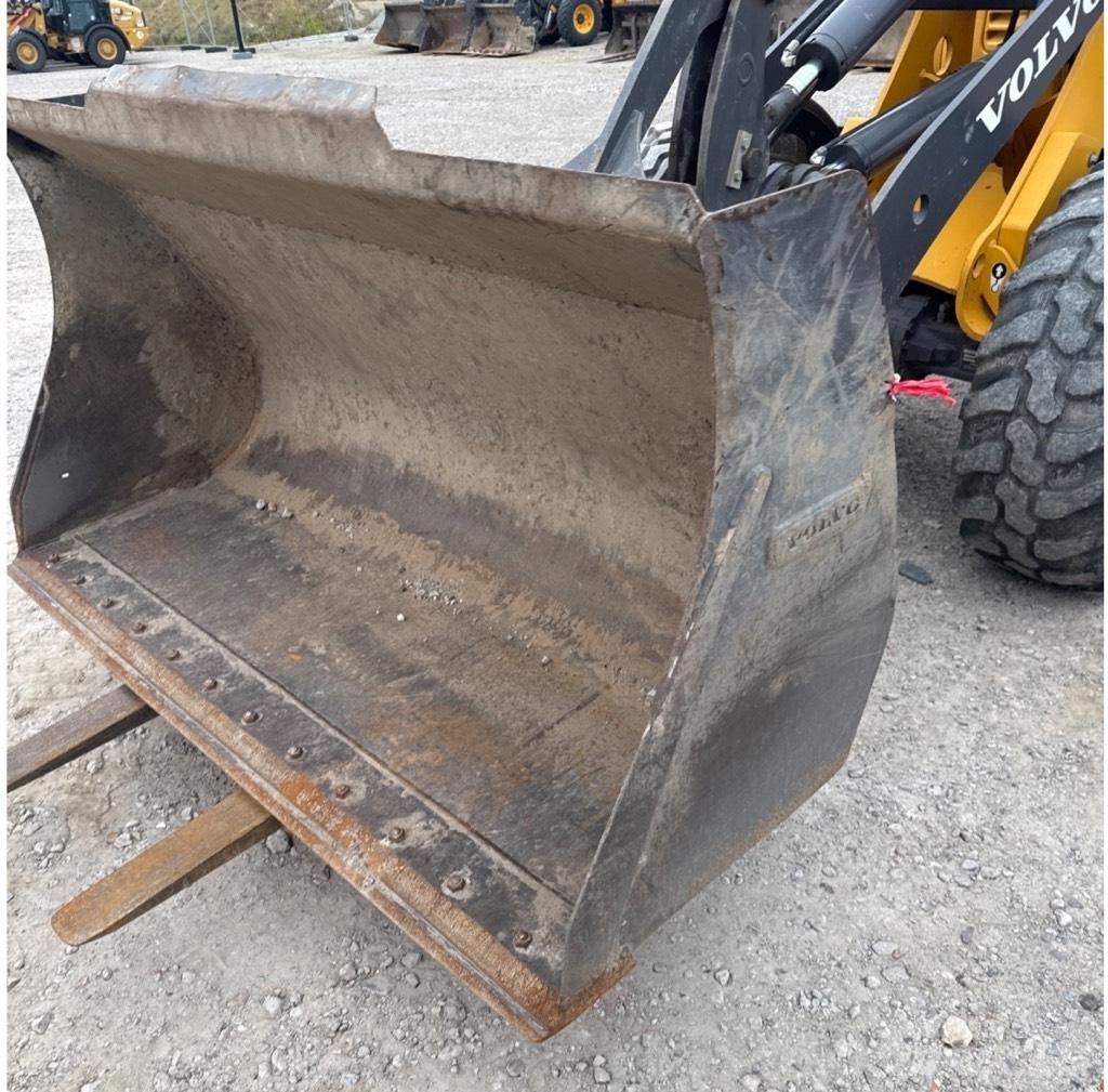 Volvo L25F  휠로우더