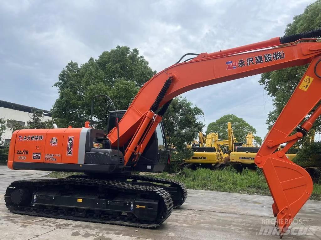 Hitachi ZX 200 대형 굴삭기 29톤 이상