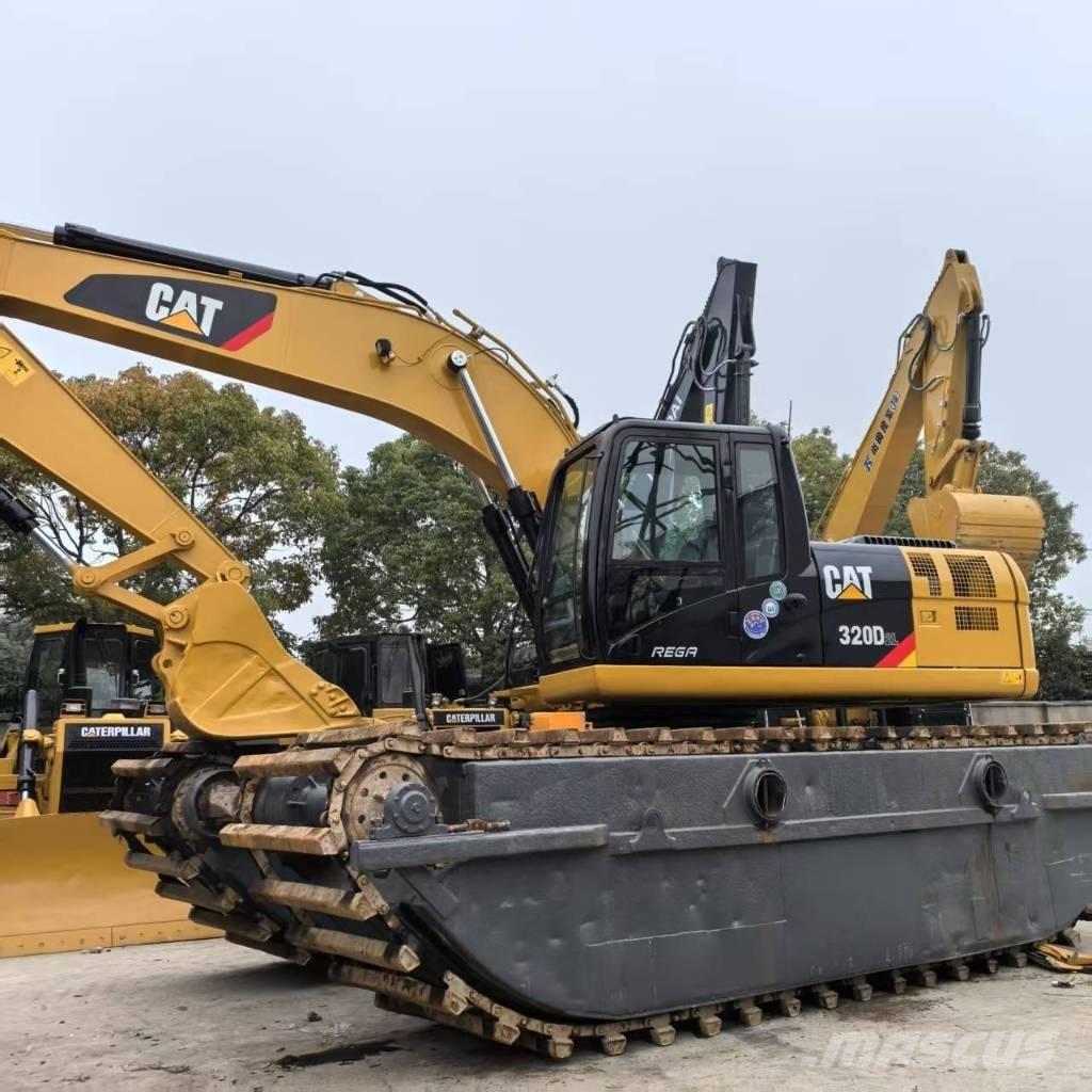 CAT 320 D 수륙양용 굴삭기