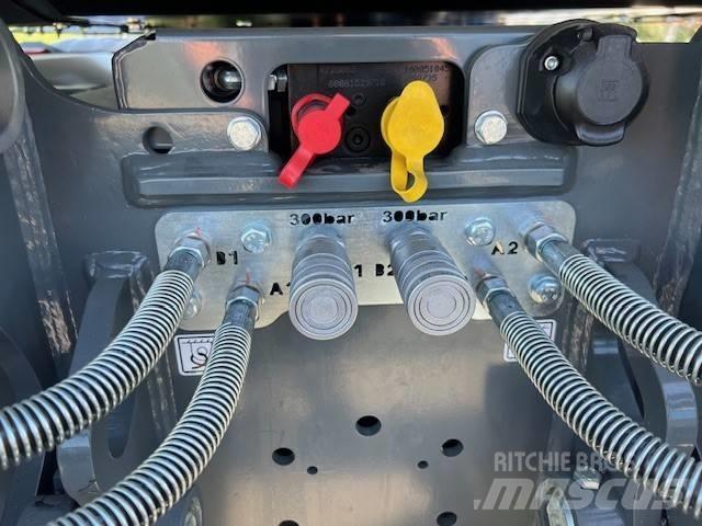 Wacker Neuson EW 100  휠 굴삭기
