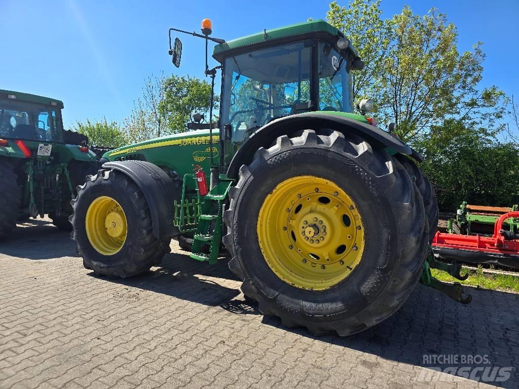 John Deere 8320 트랙터