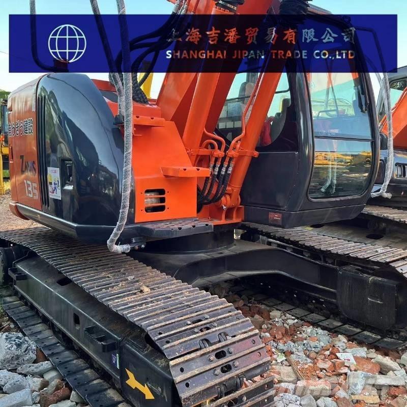 Hitachi ZX 135 중형굴삭기 7톤-28톤