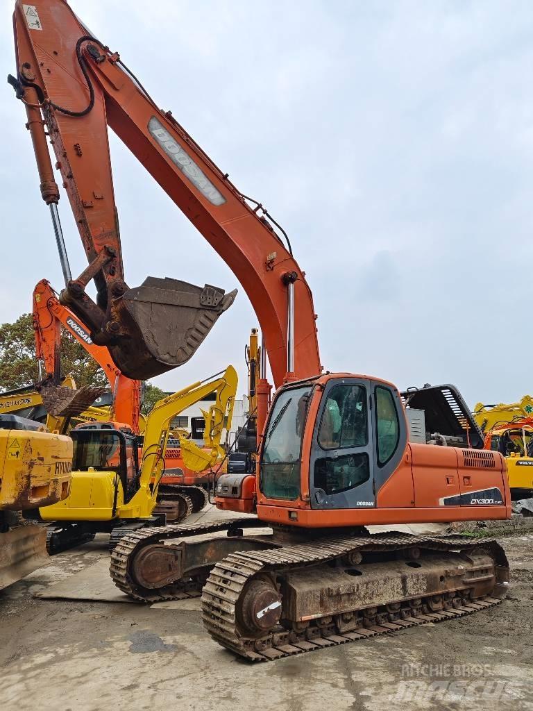 Doosan DX 300 LC 대형 굴삭기 29톤 이상