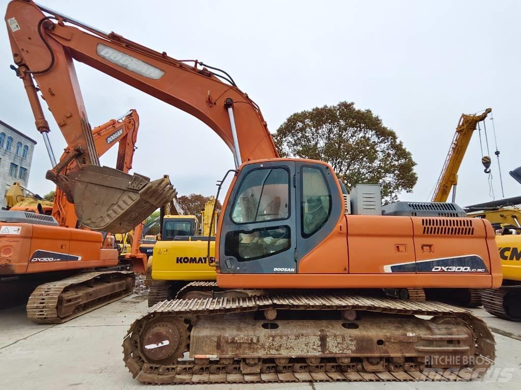 Doosan DX 300 LC 대형 굴삭기 29톤 이상
