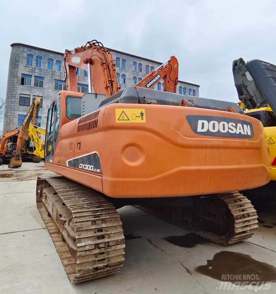 Doosan DX 300 LC 대형 굴삭기 29톤 이상