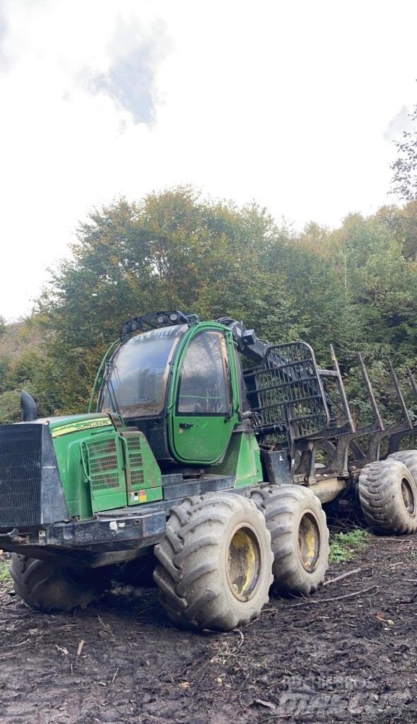 John Deere 1110 E 원목 포워더