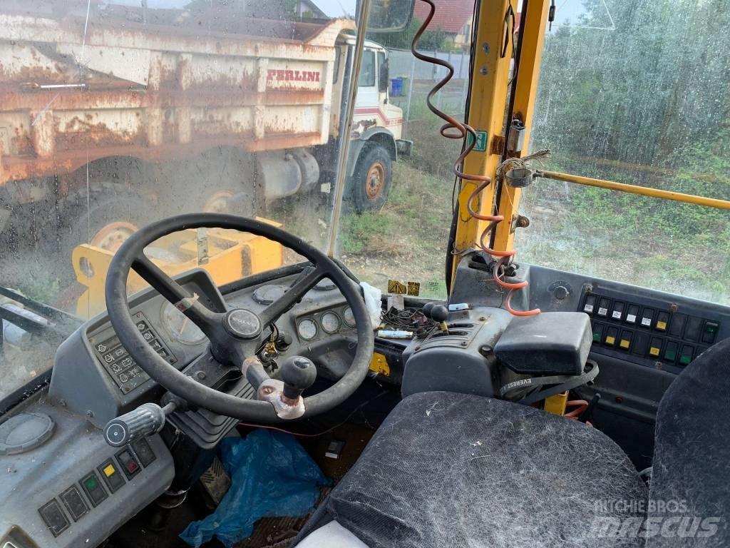 Volvo L 120 C  휠로우더