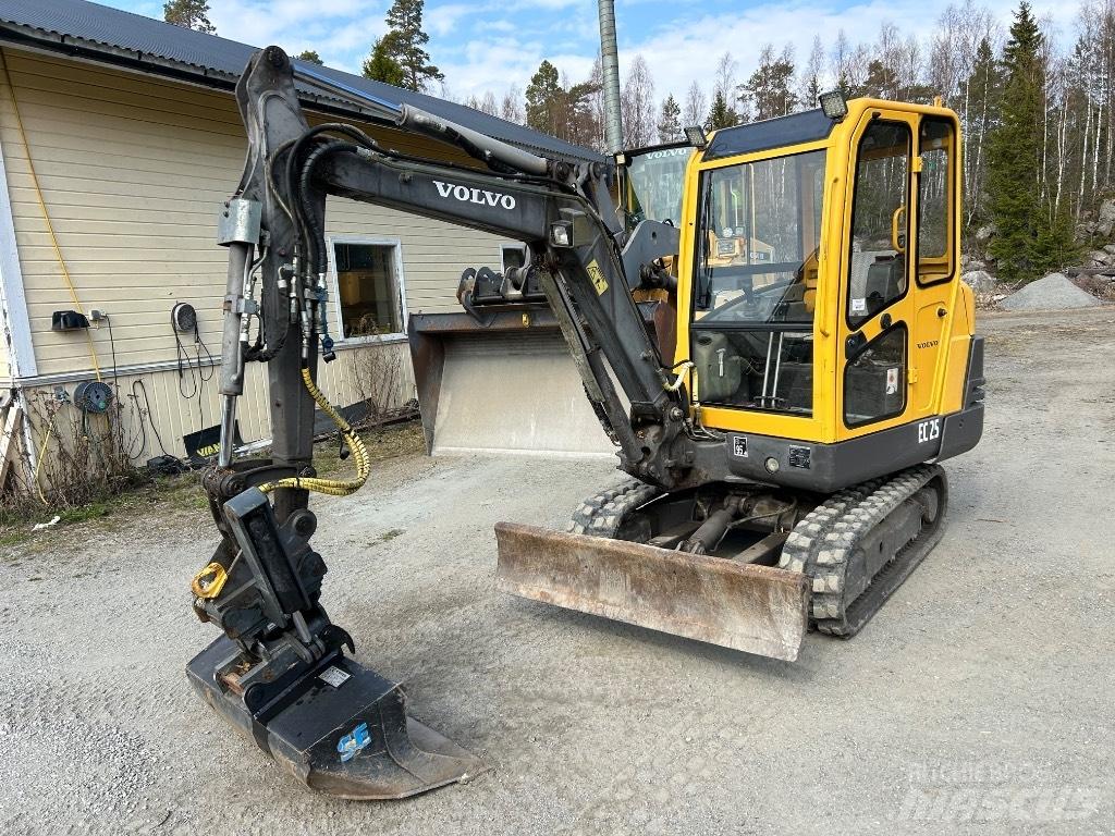 Volvo EC 25 소형 굴삭기 7톤 미만