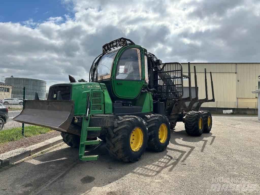John Deere 1010E 원목 포워더