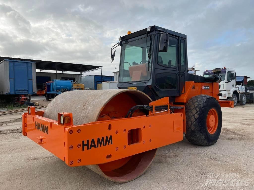 Hamm 2520 D 싱글 드럼 롤러