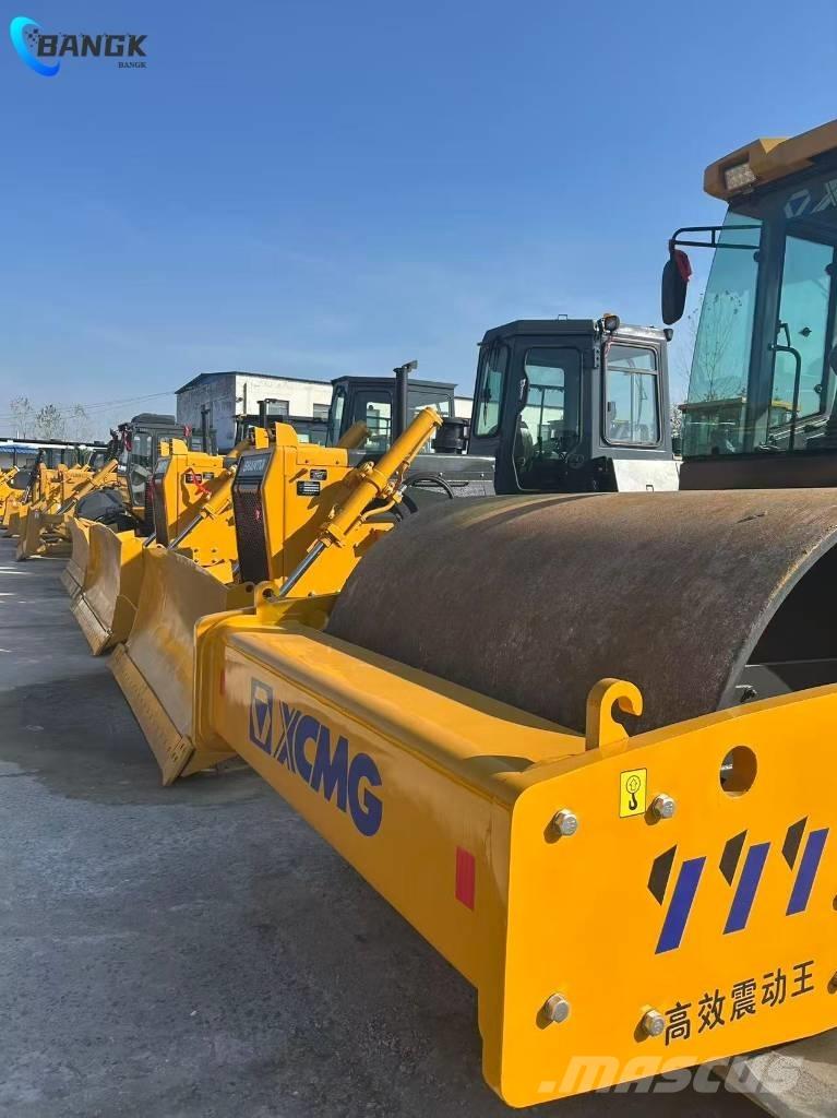 XCMG XS 223 J 싱글 드럼 롤러