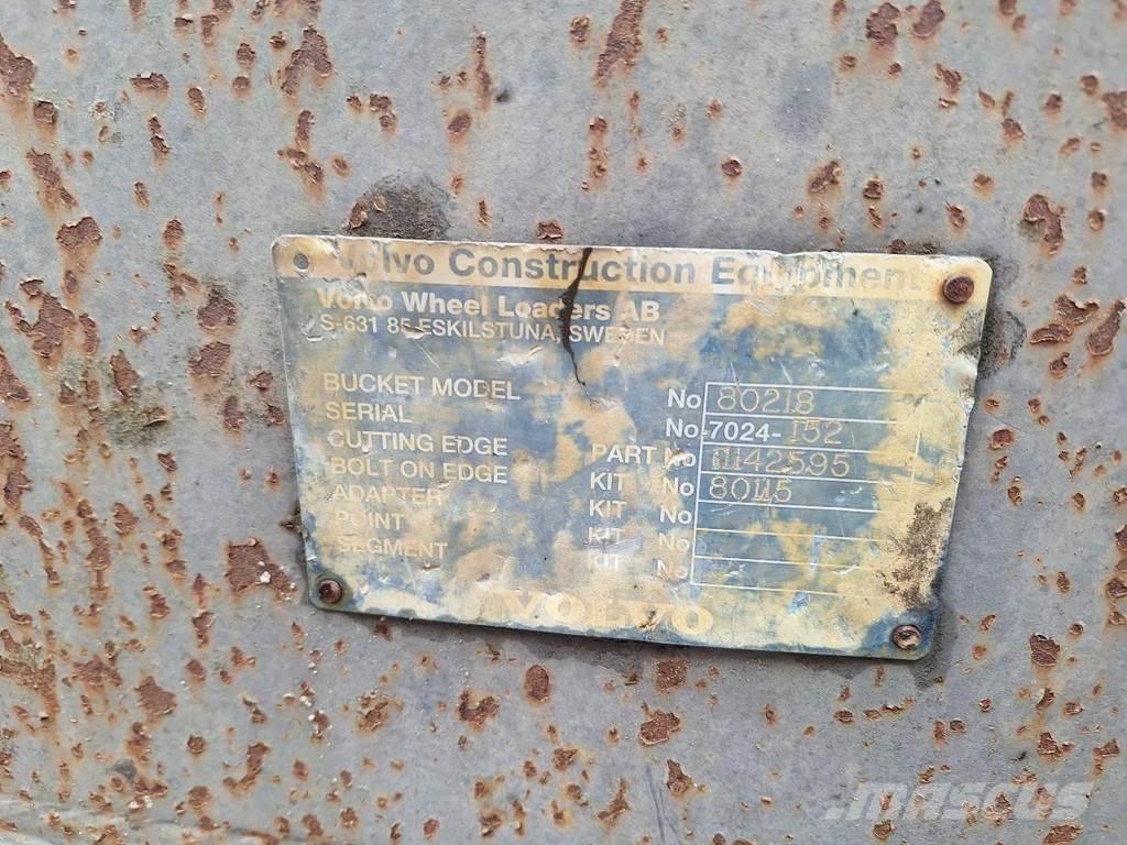 Volvo L220D  휠로우더
