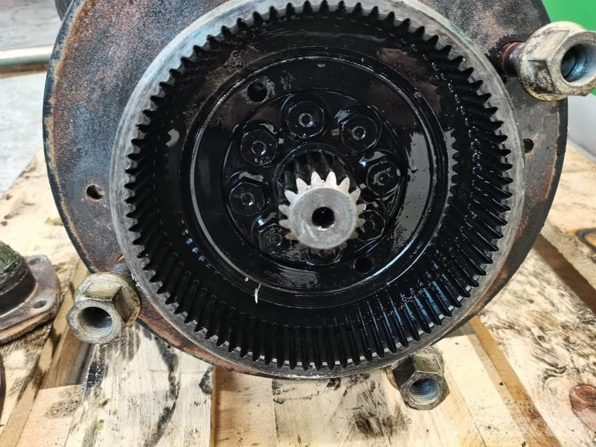 JCB 520-40 reducer 차축