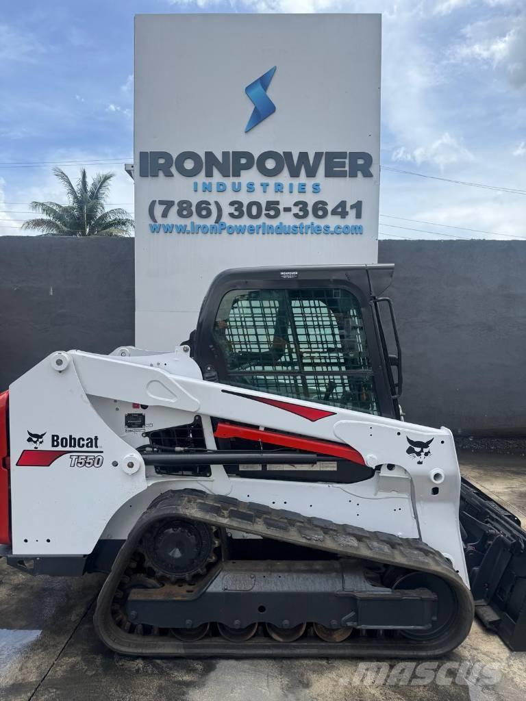 Bobcat T 550  스키드로더