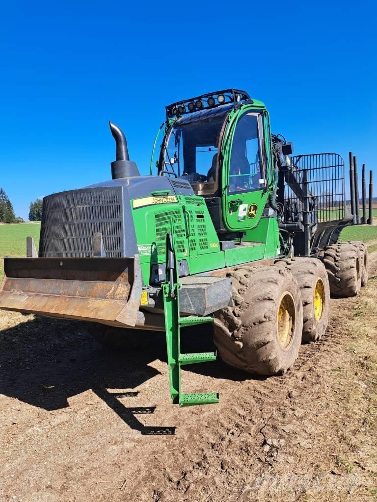 John Deere 1110 G 원목 포워더