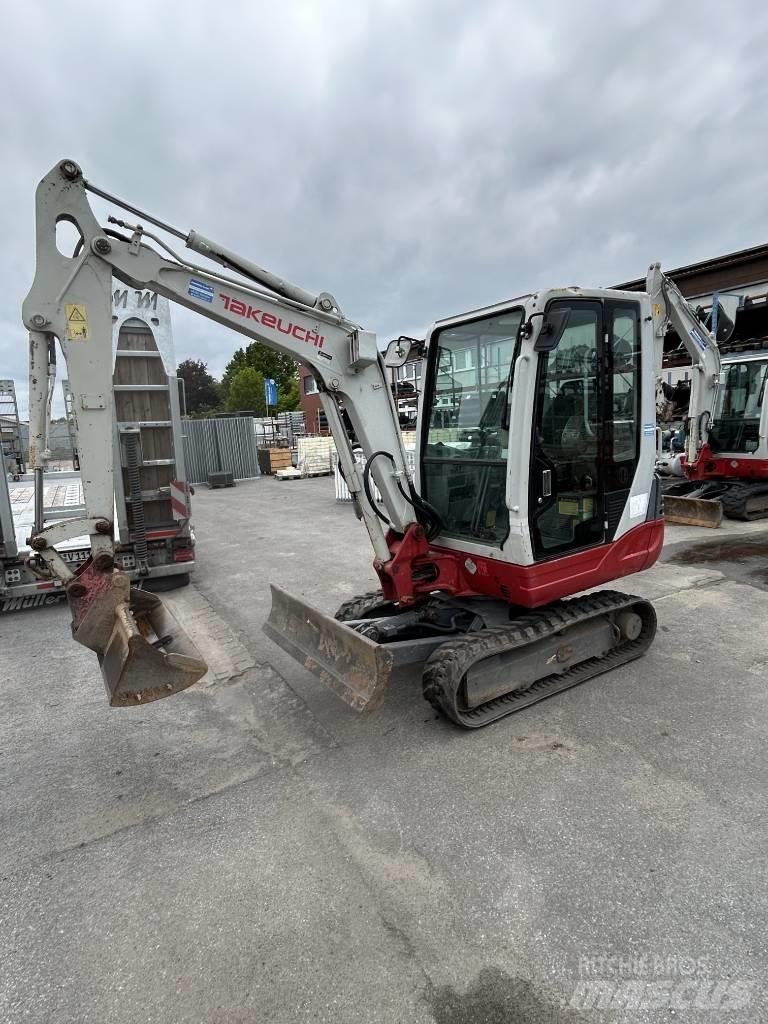 Takeuchi TB 228 소형 굴삭기 7톤 미만