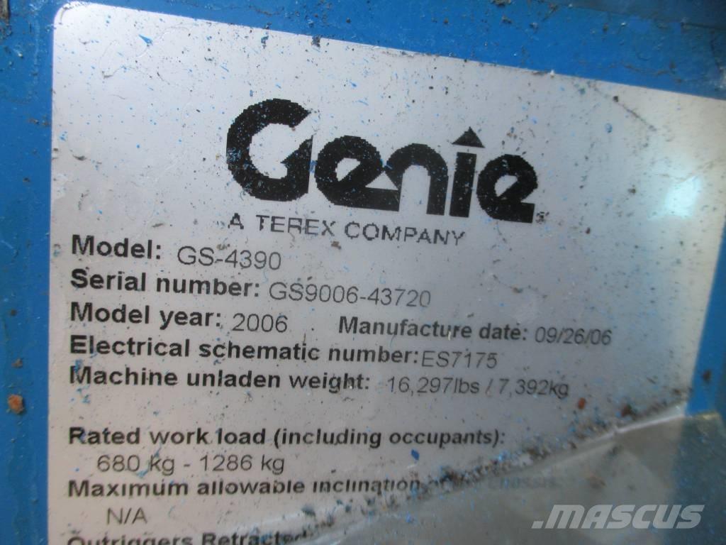 Genie GS 4390 RT 가위형 리프트