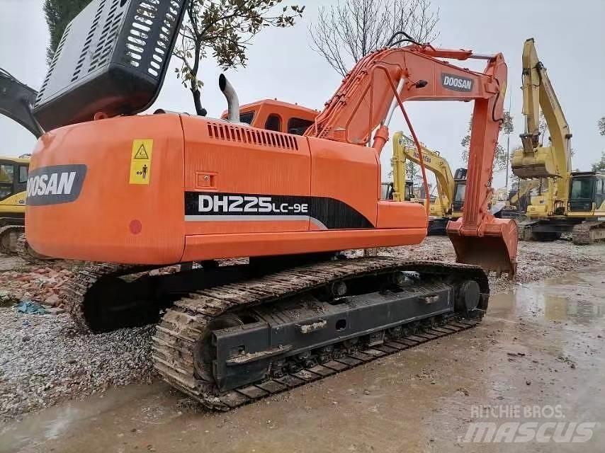 Doosan 225 LC-9 대형 굴삭기 29톤 이상