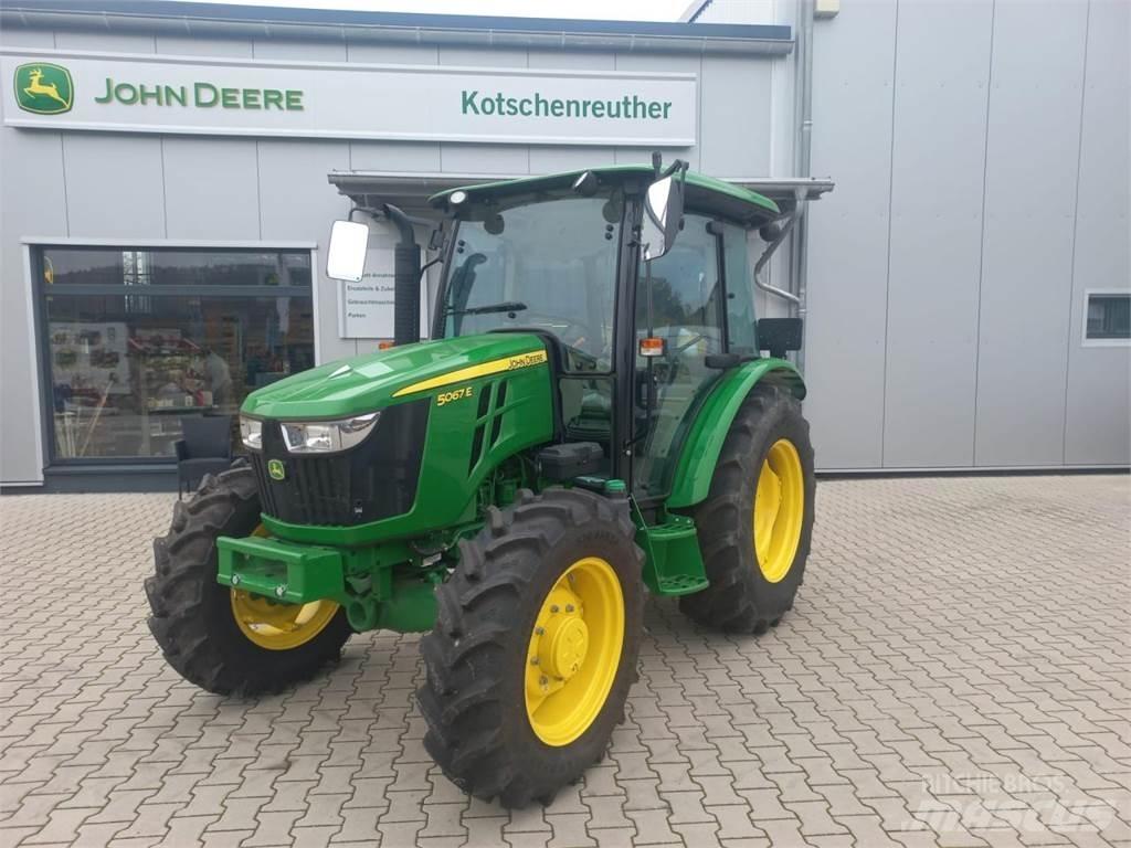 John Deere 5067E 트랙터
