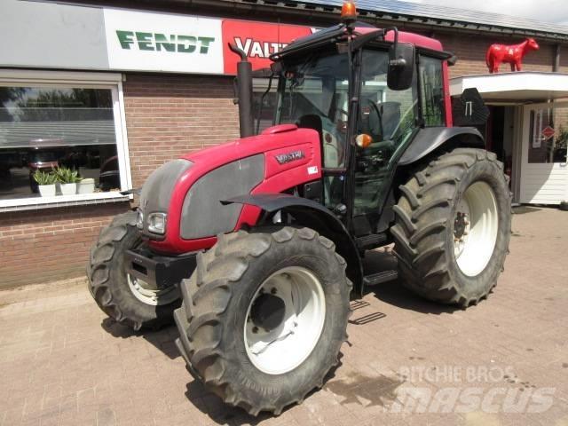 Valtra A93 HITECH 트랙터