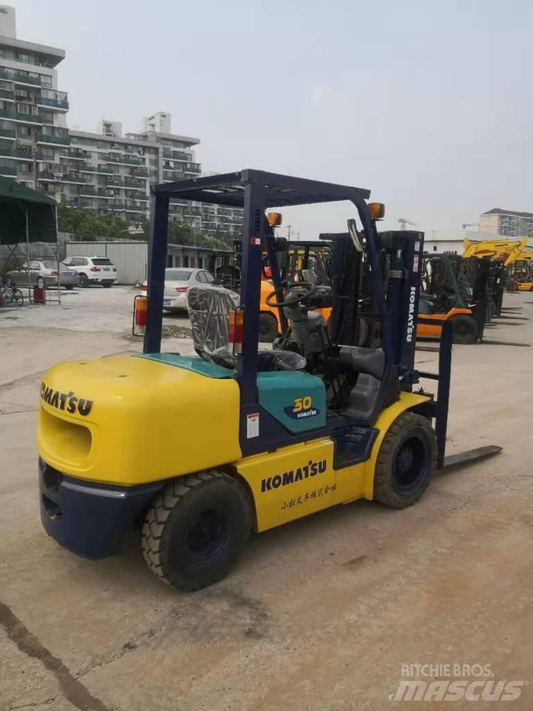Komatsu FD 30 T-14 디젤 지게차