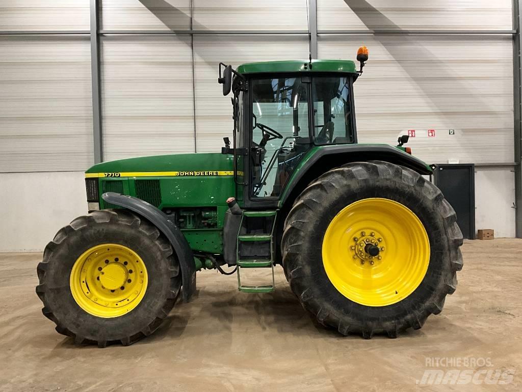 John Deere 7710 트랙터
