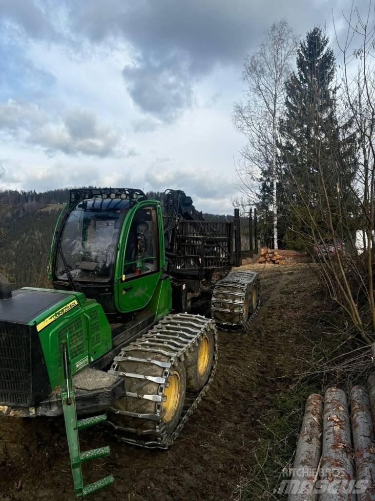 John Deere 1110 E 원목 포워더