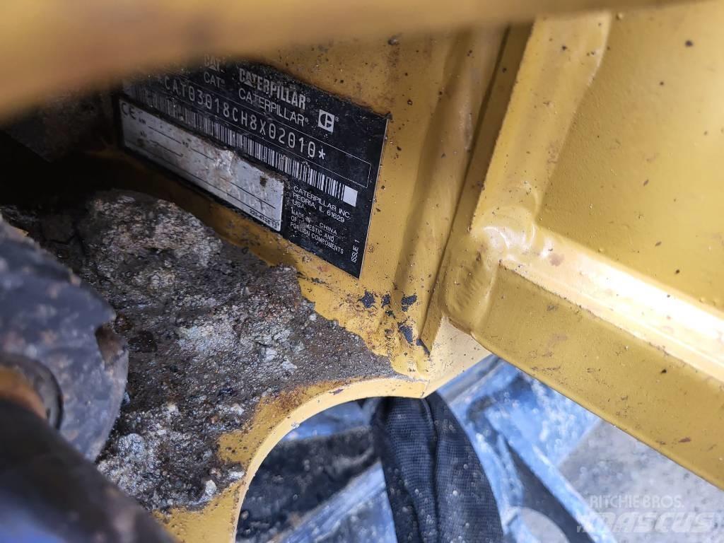 CAT 301.8 NG 소형 굴삭기 7톤 미만