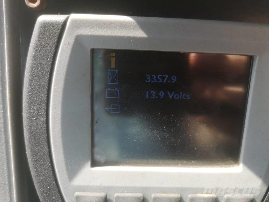 JCB 100 C 중형굴삭기 7톤-28톤