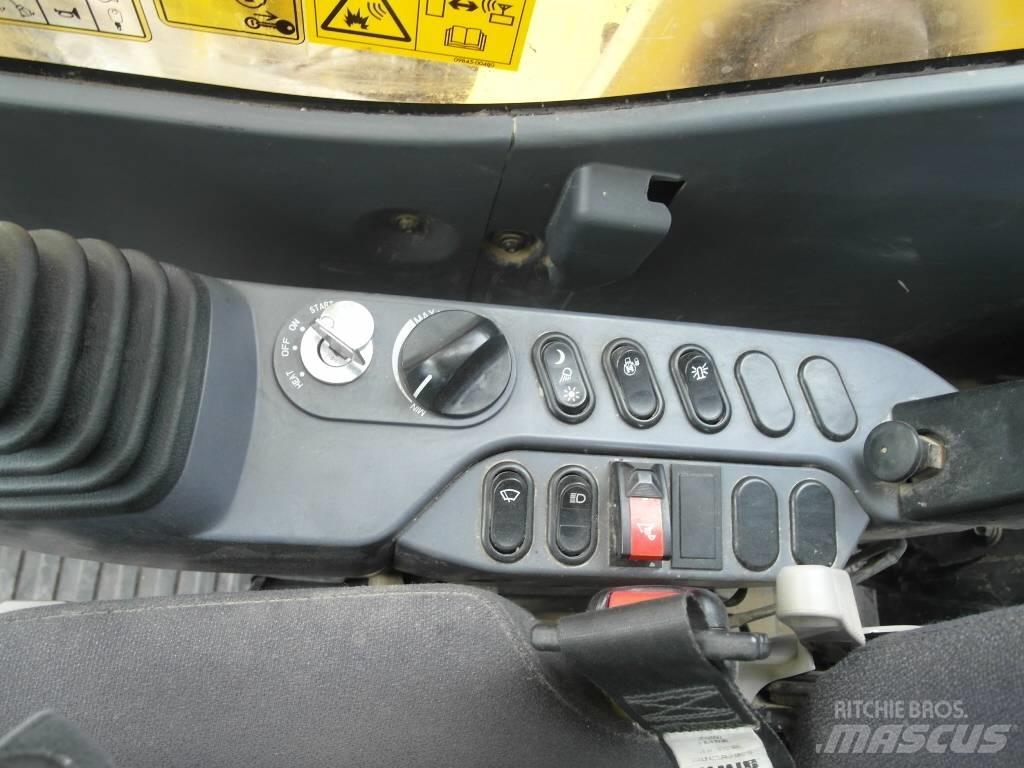 Komatsu PC 210 LC-11 대형 굴삭기 29톤 이상
