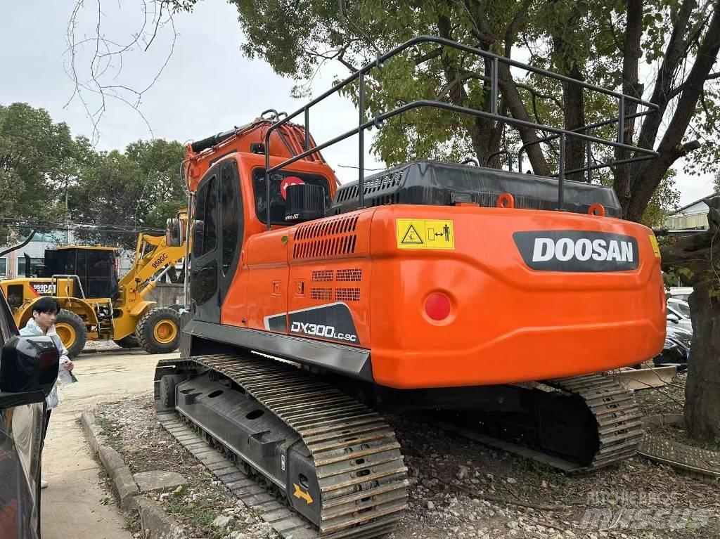 Doosan DX300LC-9c 대형 굴삭기 29톤 이상