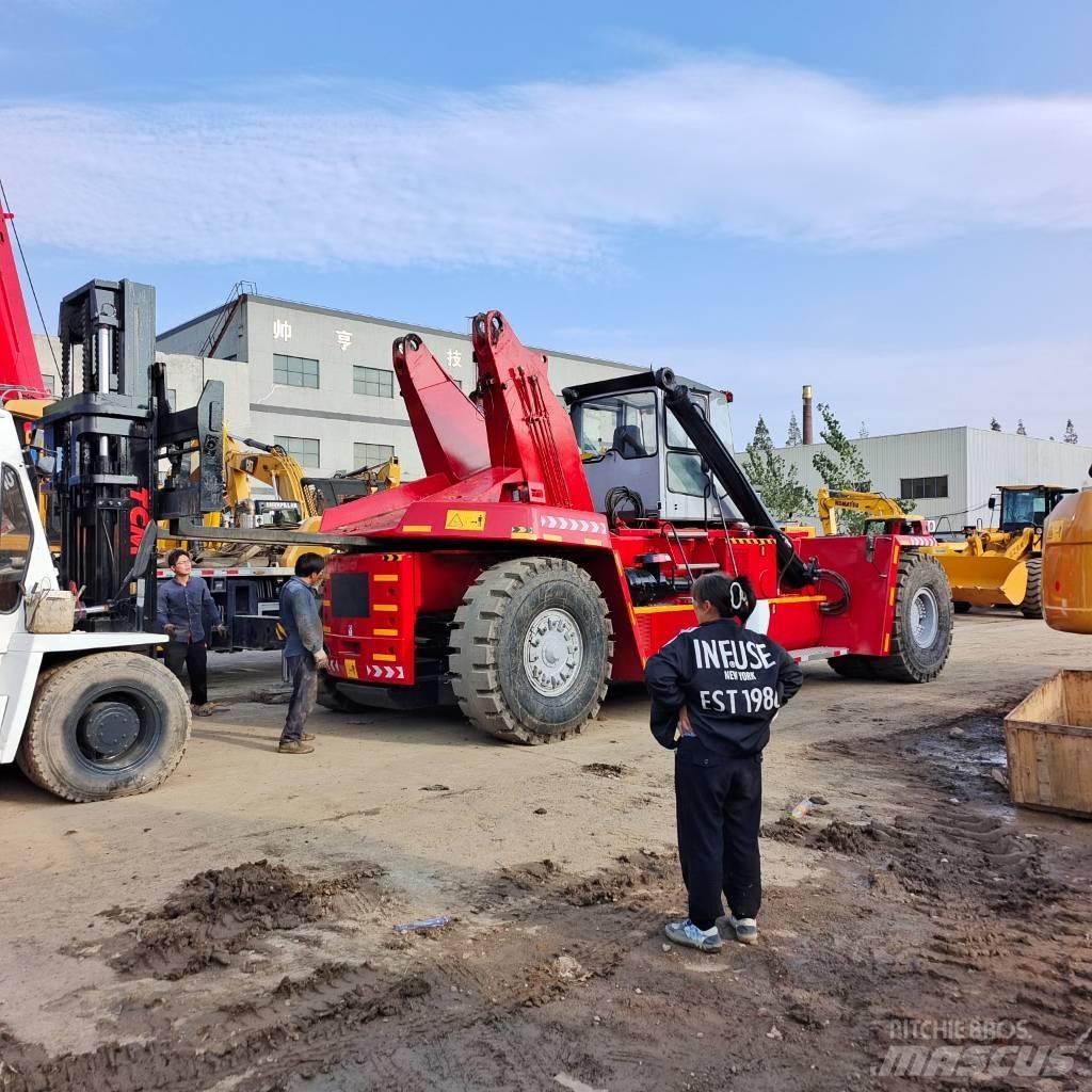 Kalmar DRF 450 리치 스태커