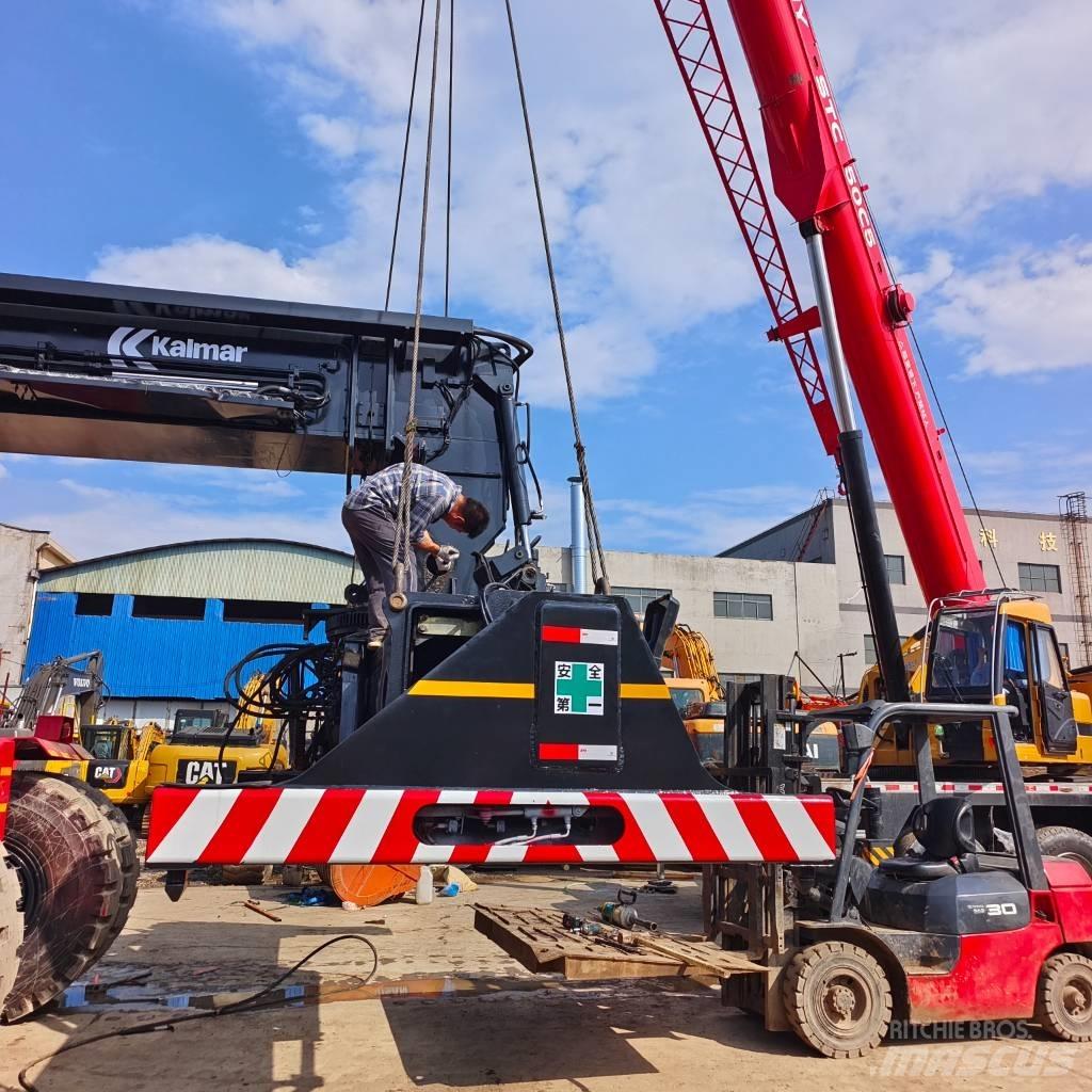 Kalmar DRF 450 리치 스태커