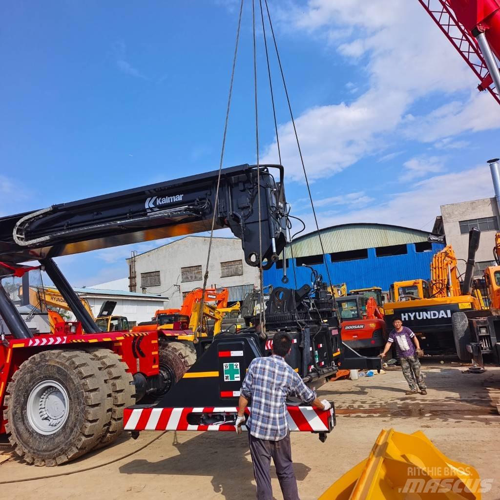 Kalmar DRF 450 리치 스태커