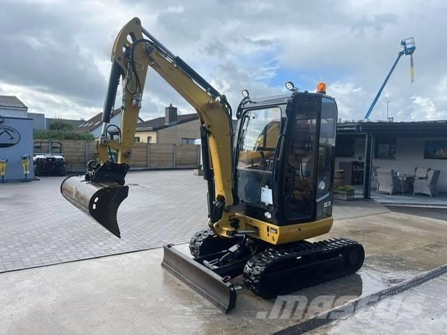 CAT 302.7 D CR 소형 굴삭기 7톤 미만