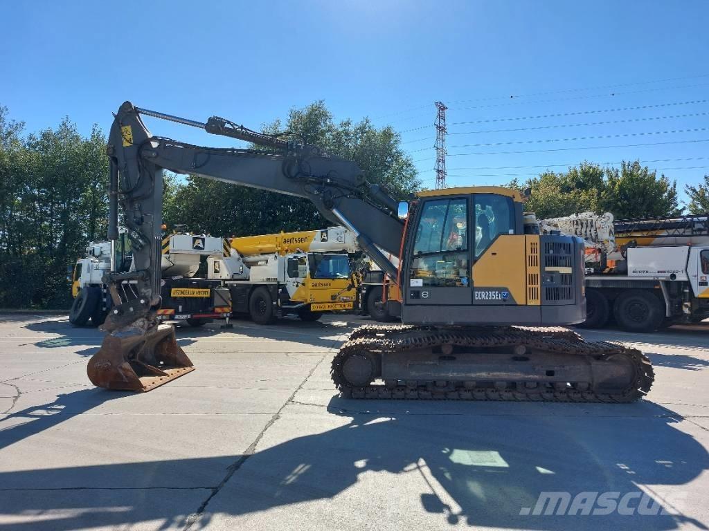 Volvo ECR 235 E 대형 굴삭기 29톤 이상