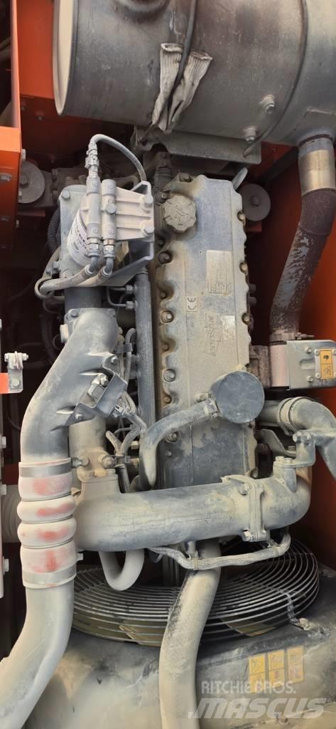 Doosan DX 210 W  휠 굴삭기