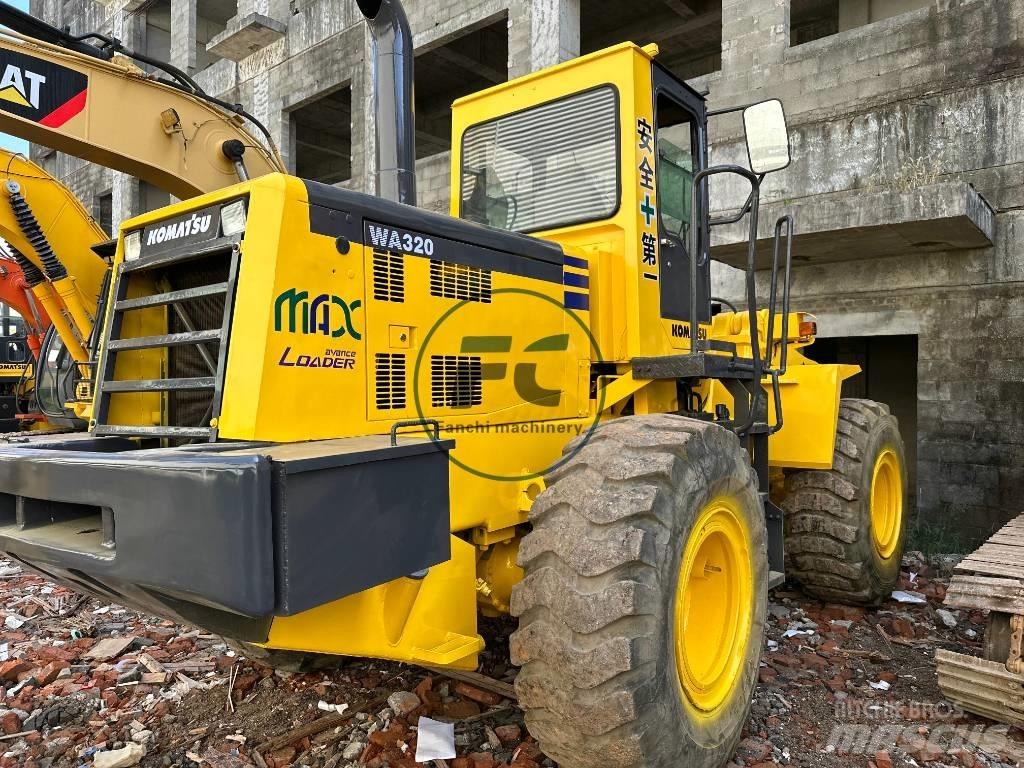 Komatsu WA 320  휠로우더
