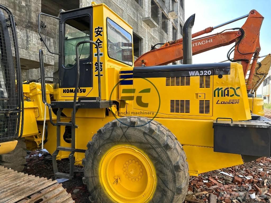 Komatsu WA 320  휠로우더