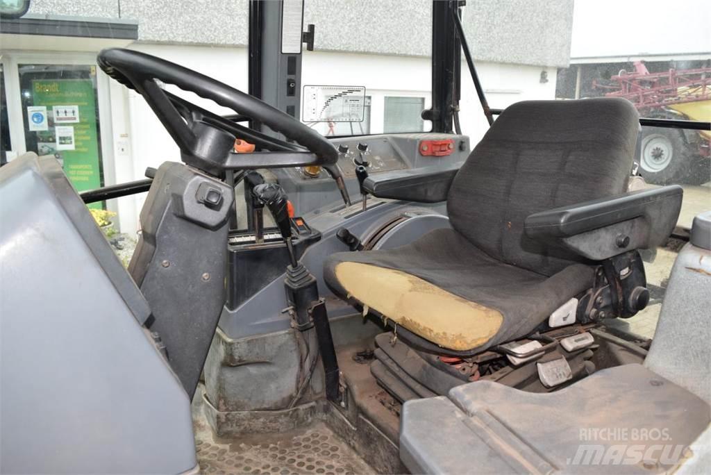 New Holland 8340 트랙터